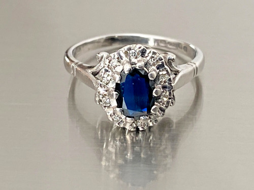 18ct gold ring - diamond, 0.65ct