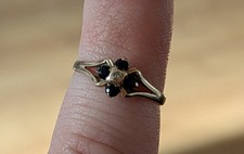 Beautiful 9ct Gold, Sapphire &